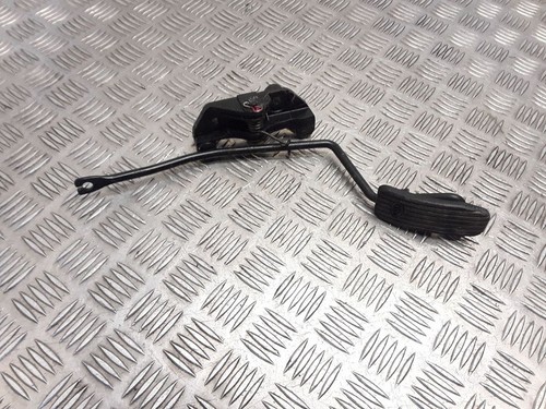 Pedale acceleratore benzina